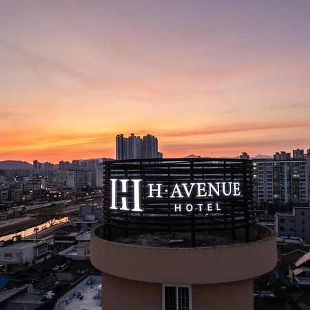 Отель H Avenue Чхунчхон Экстерьер фото